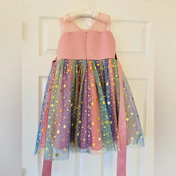 Gorgeous dress with tulle and stars and a big bow girls size 6/7 has a stain - Picture 2 of 5
